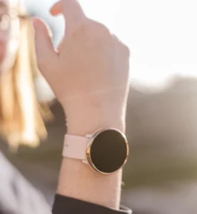 smart watch on woman's wrist